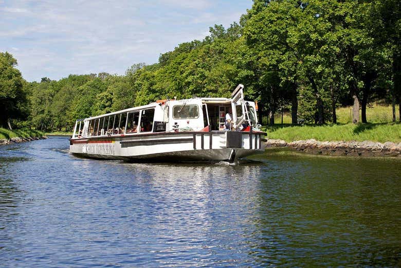 Cruzeiro pelo canal Djurgården